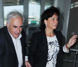 Dominique Strauss-Kahn et Anne Sinclair quittent New York, le 3 septembre 2011.