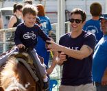Johnny Knoxville : Un après-midi complice avec son mignon petit Rocko