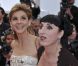 Clotilde Courau en Giambattista Valli et Rossy de Palma lors de la montée des marches pour le film De rouille et d'Os le 17 mai 2012 pour le 65ème Festival de Cannes