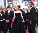 Jacques Audiard, Marion Cotillard et Matthias Schoenaerts lors du 65ème Festival de Cannes pour la montée des marches en l\'honneur du film De rouille et d\'os le 17 mai 2012