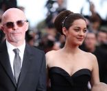 Jacques Audiard et Marion Cotillard lors du 65ème Festival de Cannes pour la montée des marches en l\'honneur du film De rouille et d\'os le 17 mai 2012