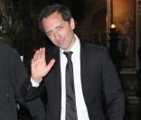 Gad Elmaleh arrive à la soirée consacrée au film Un bonheur n\'arrive jamais seul, le samedi 19 mai 2012, à Cannes, durant le 65e Festival international du film.