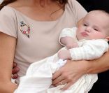 La princesse Athena Marguerite Françoise Marie de Danemark, née le 24 janvier 2012 de l\'amour du prince Joachim et de la princesse Marie, a été baptisée le 20 mai 2012 en l\'église de Møgeltønder.