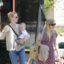January Jones : Son fils crée des liens avec sa soeur, à défaut de son père...