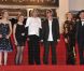 L'équipe du film de Leos Carax lors de la montée des marches pour Holy Motors au Festival de Cannes le 23 mai 2012