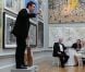 La souveraine Elizabeth II avait rendez-vous avec des centaines de personnalités britanniques majeures du monde des arts, le 23 mai 2012 à la Royal Academy of Arts de Londres, dans le cadre de son jubilé de diamant. Remise de prix à des étudiants, compliments en pagaille et bonne humeur étaient au programme de Sa Majesté.