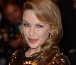 Cannes 2012 : Kylie Minogue fait la bringue dans un parking