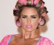 Katie Price, plus 'raffinée' que jamais, dévoile sa lingerie et fait un heureux