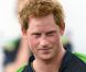 Les princes William et Harry participent à un match de polo caritatif, à Westonbirt, le 17 juin 2012