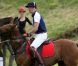 Les princes William et Harry participent à un match de polo, à Westonbirt, le 17 juin 2012