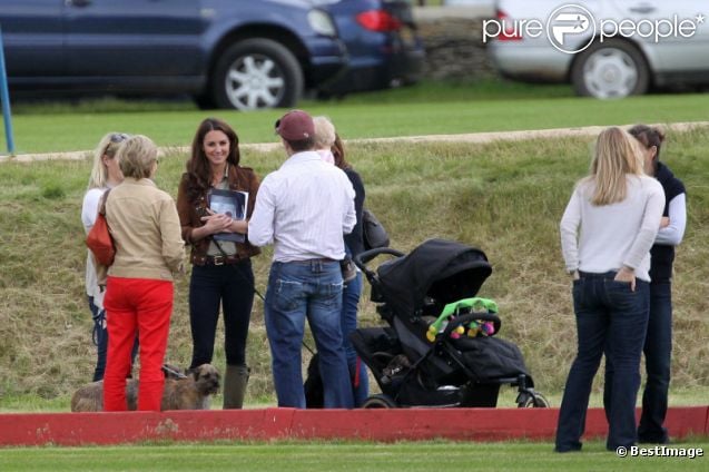 CASA REAL BRITÁNICA - Página 31 877289-kate-middleton-duchesse-de-cambridge-637x0-2