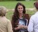 Kate Middleton, duchesse de Cambridge, assiste avec son chien Lupo à un match caritatif de polo auquel les princes William et Harry participent, à Westonbirt, le 17 juin 2012