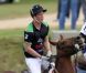 Les princes William et Harry participent à un match de polo, à Westonbirt, le 17 juin 2012
