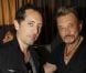 EXCLU : Gad Elmaleh et Johnny Hallyday dans les coulisses du Stade de France après le concert, le 17 juin 2012.