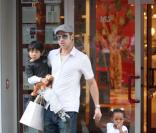 Brad Pitt en compagnie de Pax et Zahara