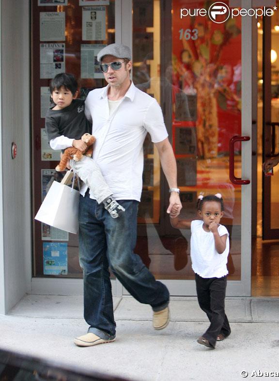 Brad Pitt en compagnie de Pax et Zahara