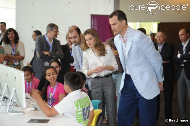 AGENDA DE LOS PRINCIPES DE ASTURIAS - Página 62 885459-la-princesse-letizia-et-le-prince-637x0-1