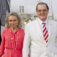 Roger Moore et son épouse Kristina Tholstrup durant le Jumping de Monaco, le 29 juin 2012.