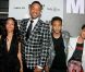 Willow Smith entourée de sa famille, Will Smith, Jada Pinkette et Jaden,  le 23 mai 2012 à New York