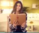 Nina Dobrev dans un clip déjanté de Funny or Die