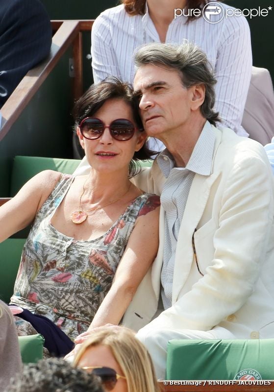Lio et son nouveau compagnon, amoureux, à Roland-Garros le 31 mai 2012