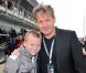 Gordon Ramsay et son fils Jack dans le paddock du Grand Prix de Formule 1 de Grande Bretagne à Silverstone le 8 juillet 2012