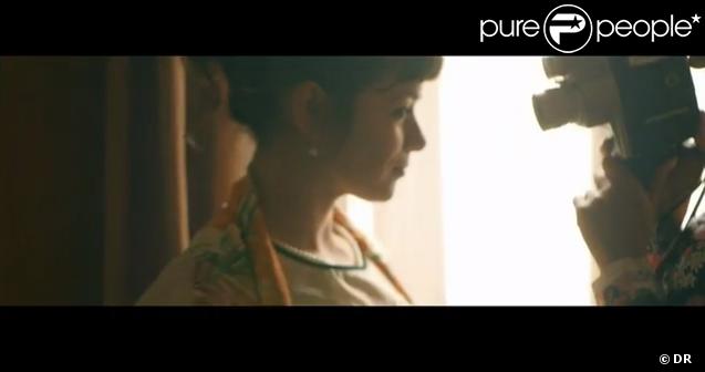 Dominique Fidanza dans le clip de "Oui ou non"