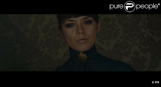 La belle Dominique Fidanza dans son clip Oui ou non