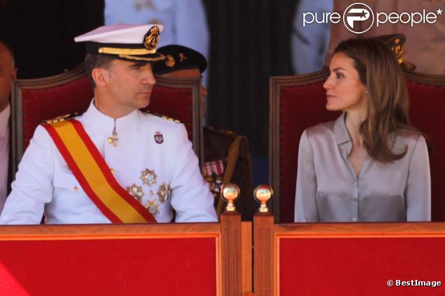 AGENDA DE LOS PRINCIPES DE ASTURIAS - Página 66 893858-le-prince-felipe-d-espagne-en-uniforme-637x0-1