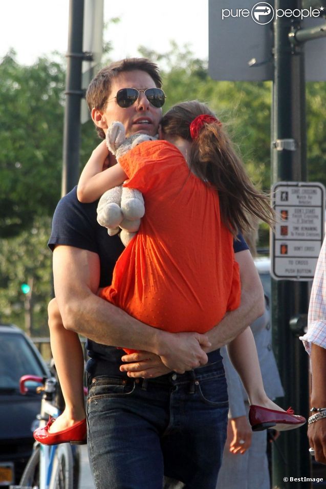Retrouvailles pour Suri et son papa Tom Cruise ! Le duo a passé la journée du mardi 17 juillet ensemble à New York