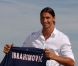 Zlatan Ibrahimovic le 18 juillet 2012 au Trocadéro à Paris au milieu des supporters quelques minutes après sa conférence de presse au Parc des Princes qui officialise sa venue au PSG