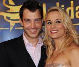 Elodie Gossuin et son mari Bertrand Lacherie en février 2012 à Paris