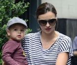 Miranda Kerr : Businesswoman street-chic avec son Flynn adorable