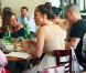 Jennifer Lopez s'offre un petit restaurant avec ses amis et son chéri Casper Smart. New York, le 24 juillet 2012.