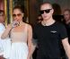 Jennifer Lopez et son chéri Casper Smart quittent leur hôtel et se dirigent vers un restaurant. New York, le 24 juillet 2012.