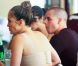 Jennifer Lopez s'offre un petit restaurant avec ses amis et son chéri Casper Smart. New York, le 24 juillet 2012.