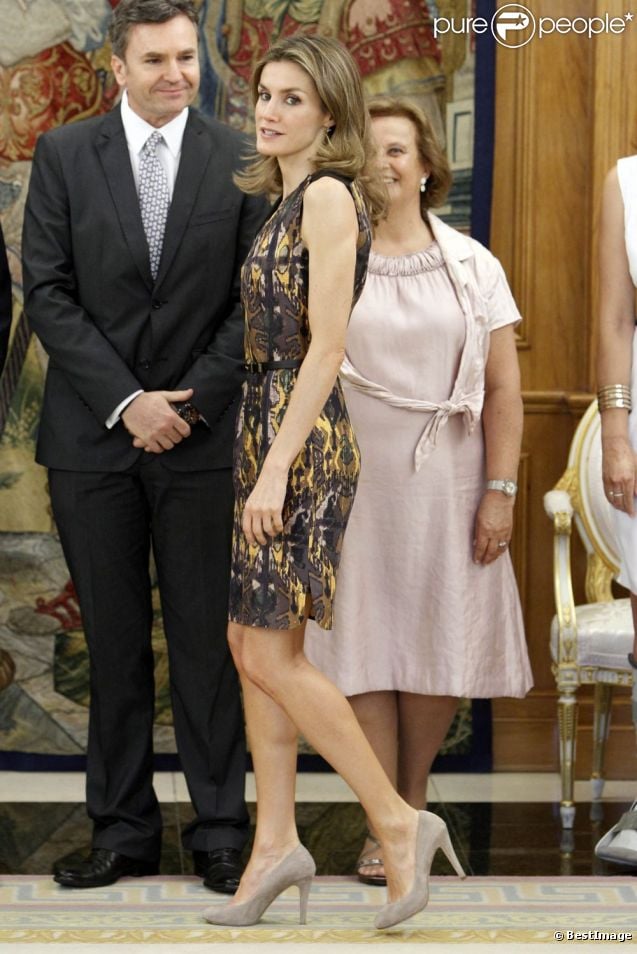 AGENDA PERSONAL DE LA PRINCESA LETIZIA Nº (2) - Página 45 904022-letizia-d-espagne-recevait-en-audience-637x0-1