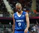 Michelle Obama : Gros câlins pour Kobe Bryant qui a écrasé Tony Parker