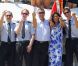  Rihanna s'amuse avec les membres de l'équipage de sin yacht le Latitude à Antibes le 29 juillet 2012 