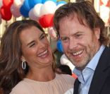 Brooke Shields et Chris Henchy lors de l'avant-première du film Moi, député à Los Angeles le 2 août 2012