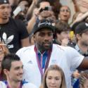 JO 2012 : Retour triomphal et fête jusqu'au bout de la nuit pour les Français