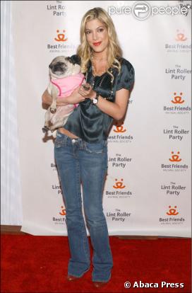 Tori Spelling et son carlin Mimi LaRue