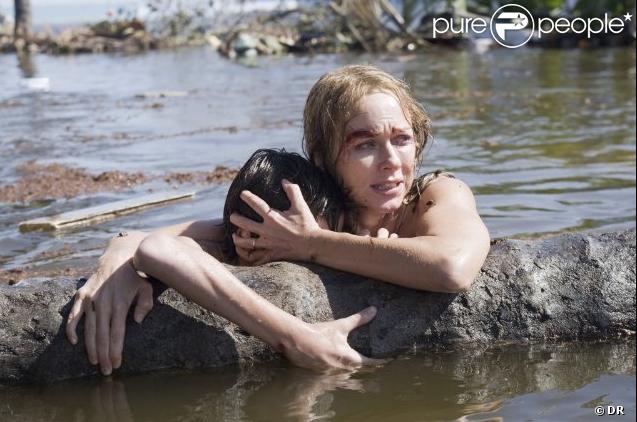 La nouvelle bande-annonce de  The Impossible  de Juan Antonio Bayona, avec Naomi Watts et Ewan McGregor.