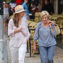 Amanda Peet, superbe à 40 ans : Pause tendresse avec ses deux filles et sa mère