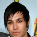 Pete Wentz, le mari d'Ashlee Simpson, un bar et une série en attendant bébé !