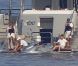 Jay-Z et Beyoncé s'apprêtent à faire du jet-ski à Saint-Jean-Cap-Ferrat, le 7 septembre 2012