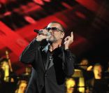 George Michael fait escale à l'Opéra Garnier avec le Symphonica Tour, le 9 septembre 2012. Une soirée dédiée à l'association Sidaction.