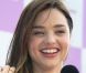 Miranda Kerr, ambassadrice de la marque de maroquinerie Samantha Thavasa, signe une apparition de rockstar au Tokyo SkyTree. Tokyo, le 9 septembre 2012.