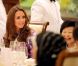 Kate Middleton et le prince William étaient reçu par le président de Singapour, Tony Tan, et sa femme lors de leur premier jour de leur périple en Asie du sud-est, le 11 septembre 2012