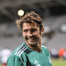 Bixente Lizarazu lors d'un match de gala opposant le Variété Club de France à la Sélection républicaine au Stade Charlety à Paris le 12 septembre 2012 en hommage à Thierry Roland et pour les 80 ans du foot pro